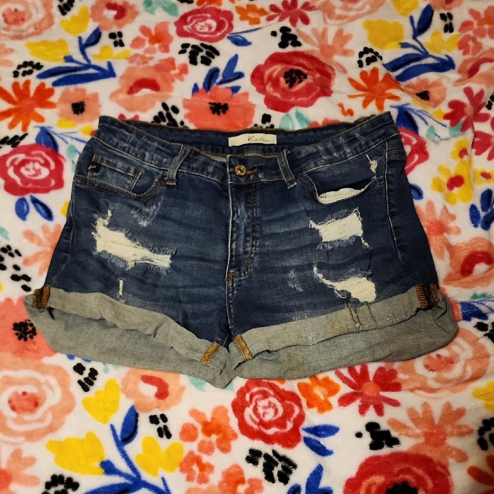 KanCan Distressed Shorts 11/29